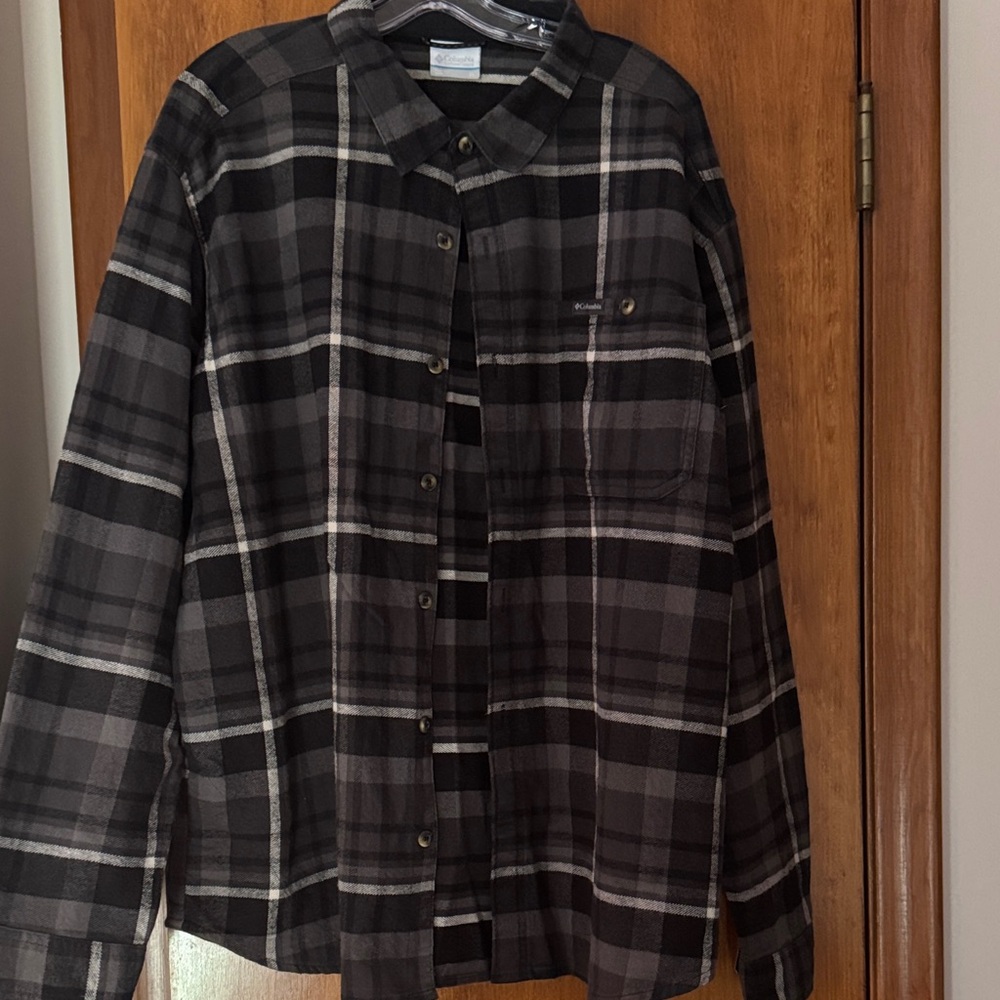 Men's Black and Gray Plaid Flannel
